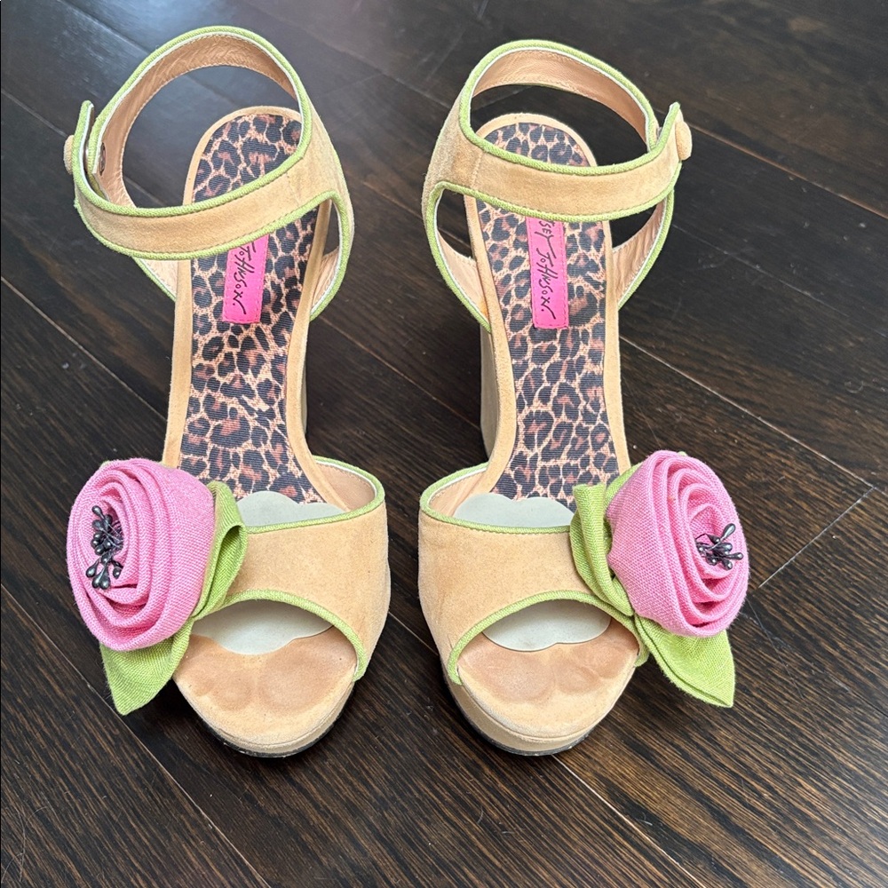 Betsey Johnson Eldoris Wedge Sandals - Picture 6 of 12